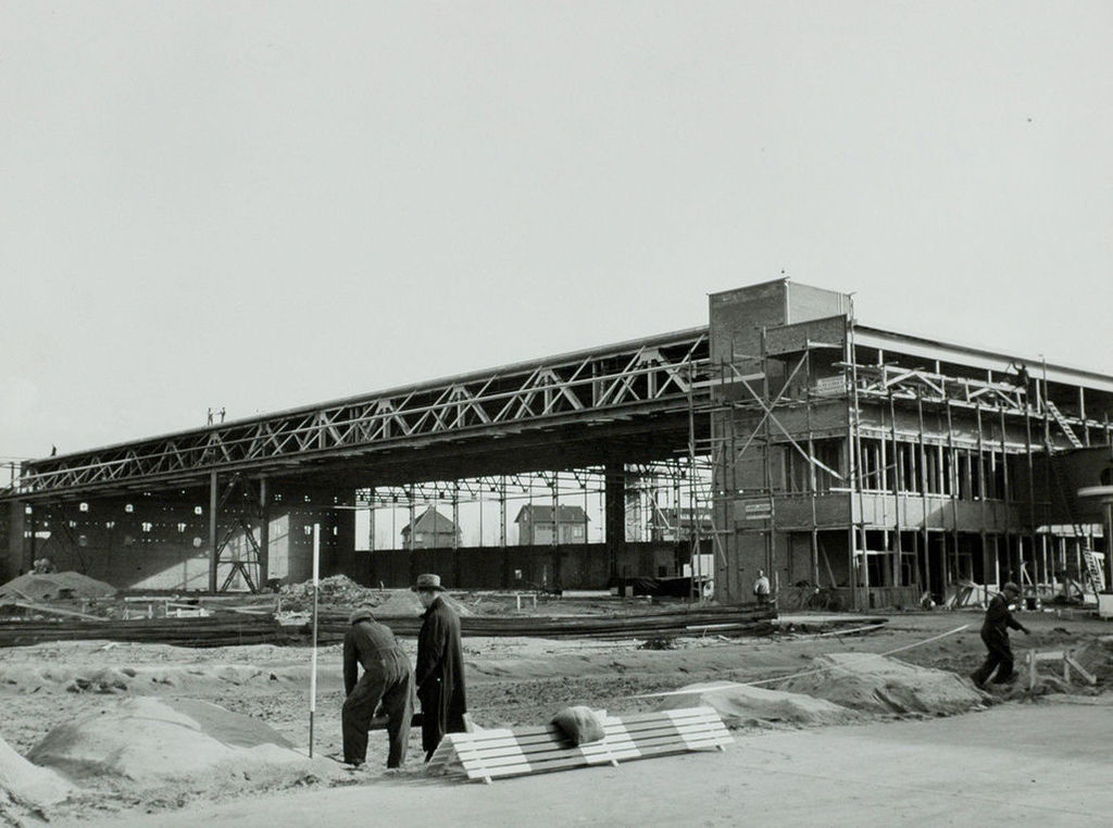 Aankomst en Vertrekhal — Schiphol