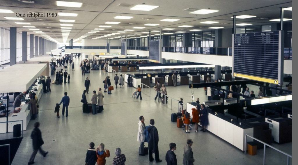 Aankomst en Vertrekhal — Schiphol