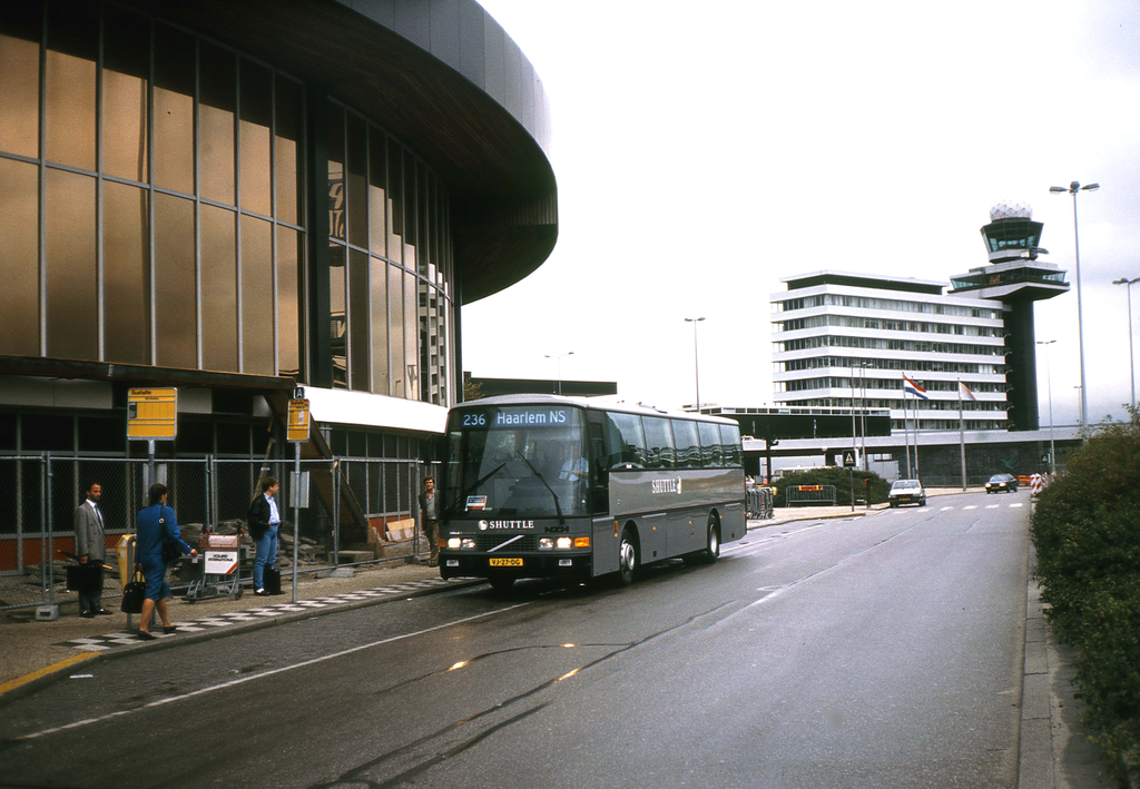 Busstation — Schiphol