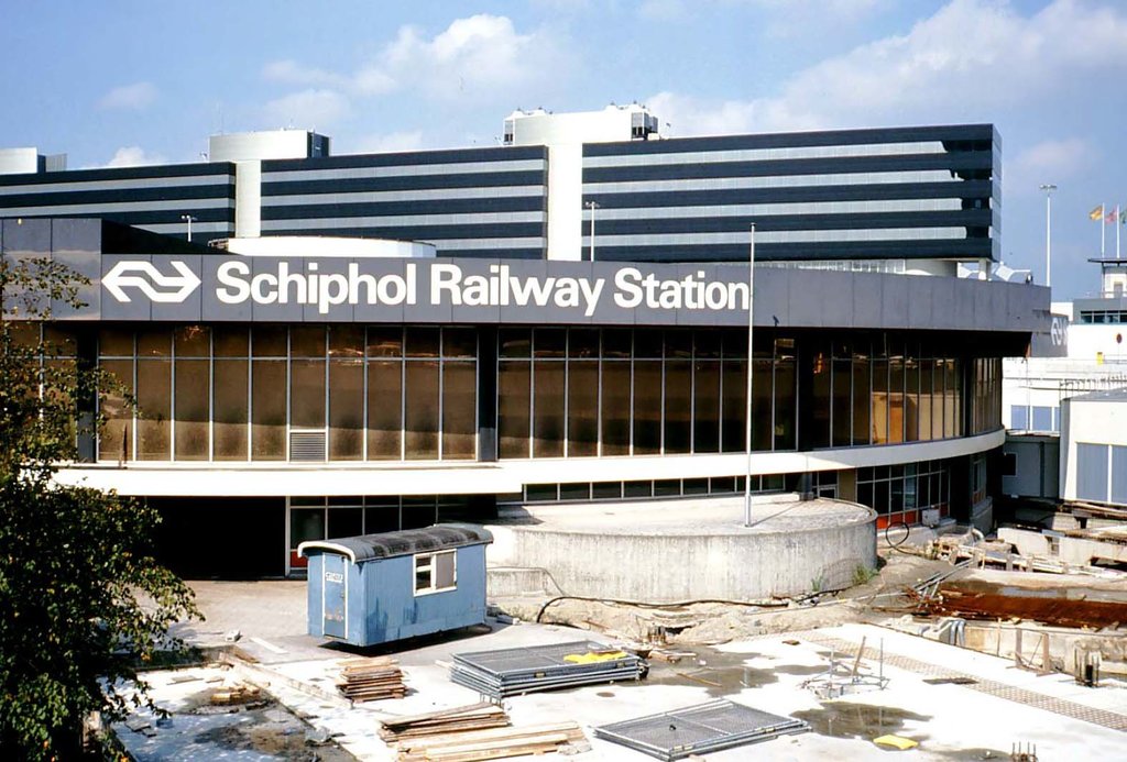 NS-station — Schiphol