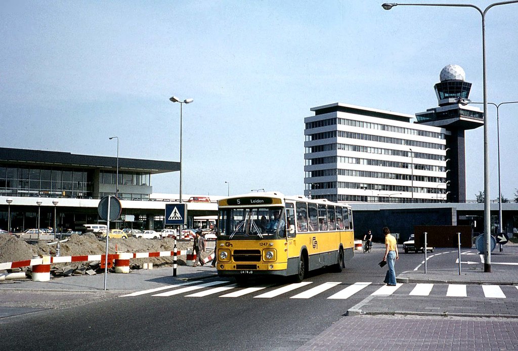 Busstation — Schiphol