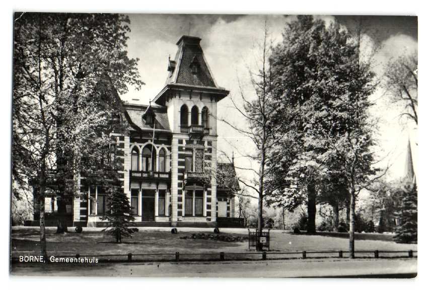 Gemeentehuis — Borne