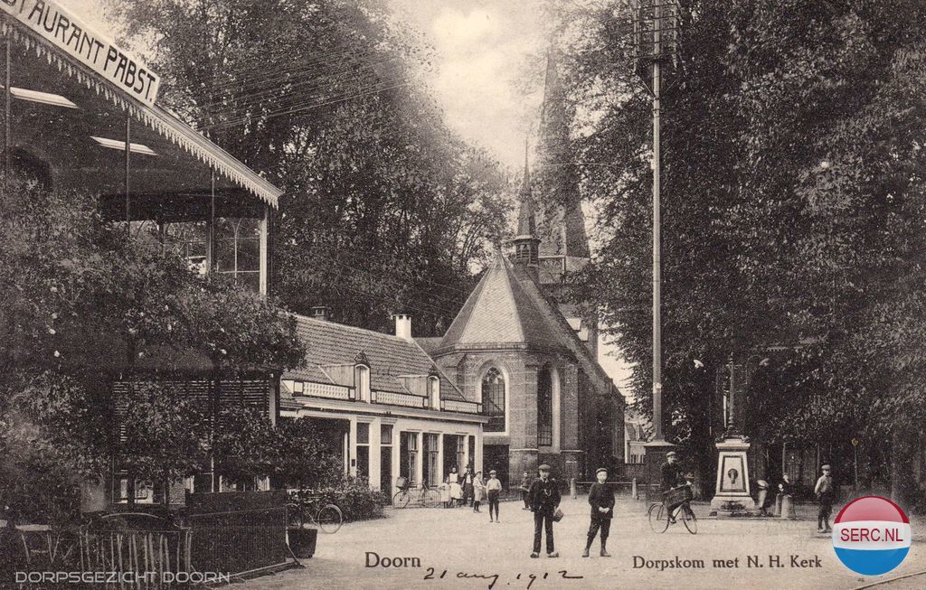 Dorpsplein — Doorn