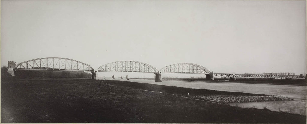 Spoorbrug — Rhenen