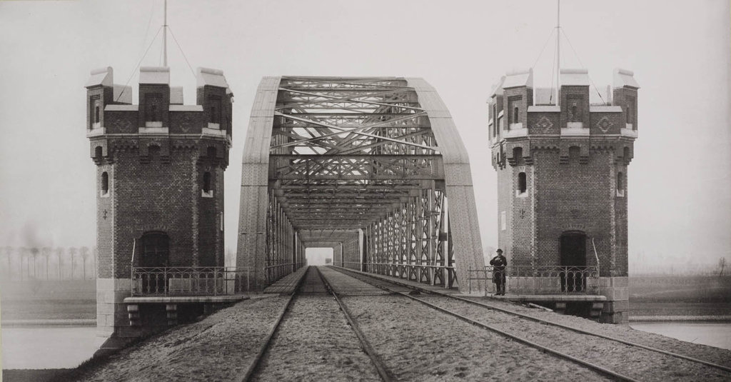 Spoorbrug — Rhenen