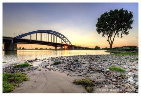 Bruggen — Vianen