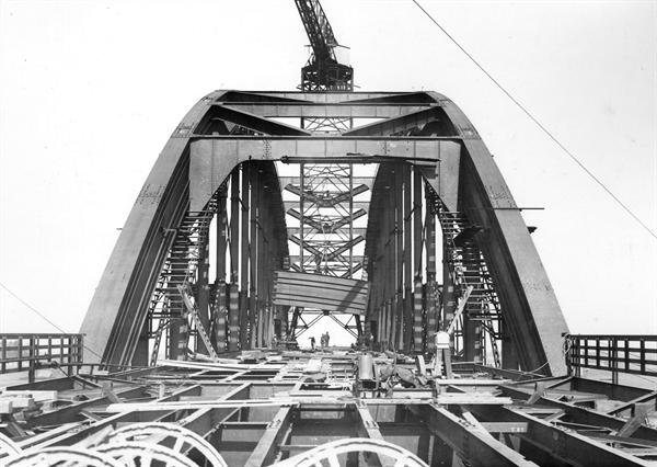 Bruggen — Vianen