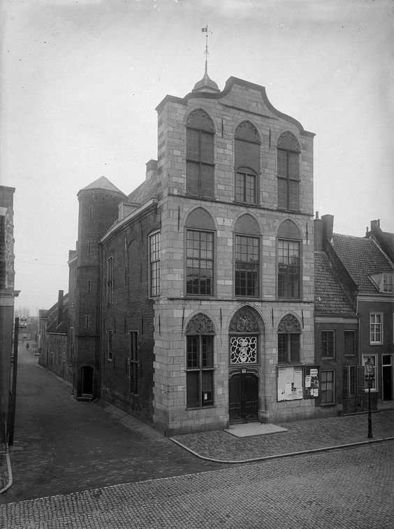 Stadhuis — Vianen