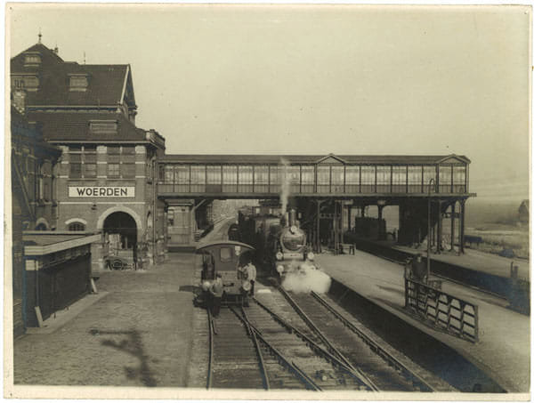 Station Woerden — Woerden