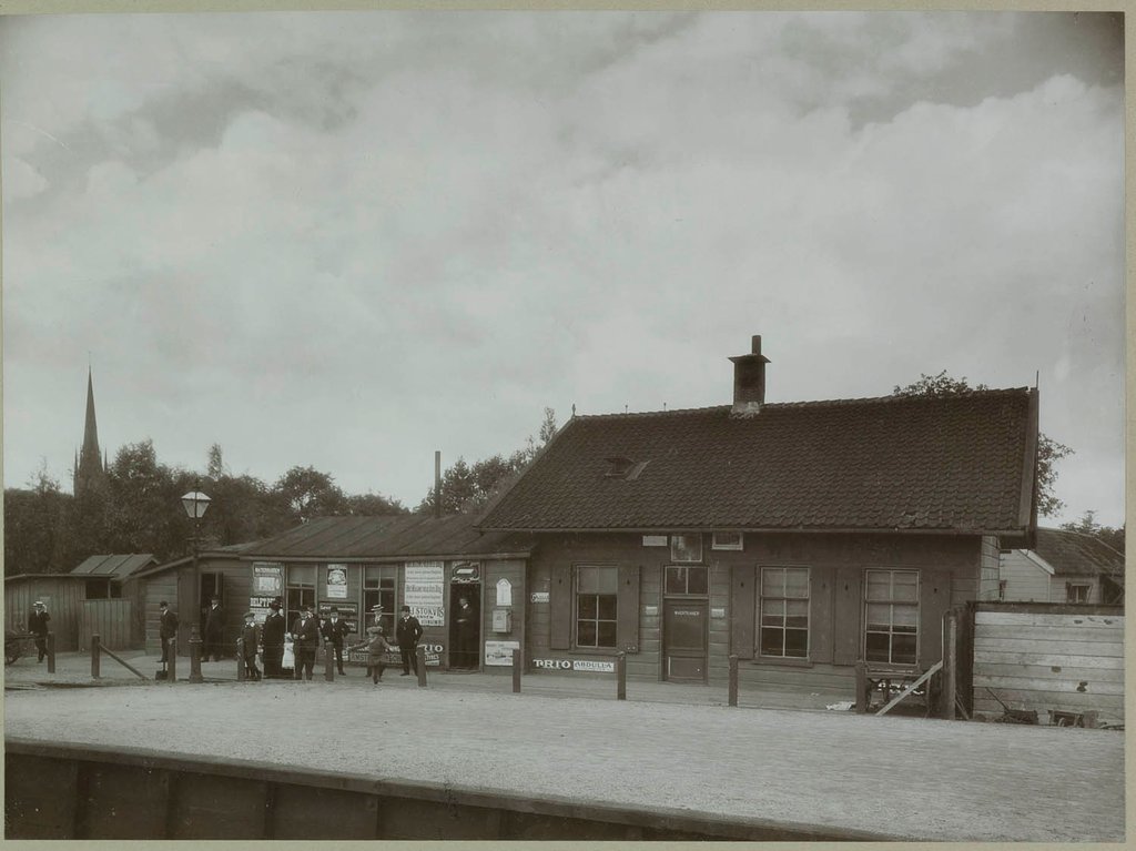Station Woerden — Woerden