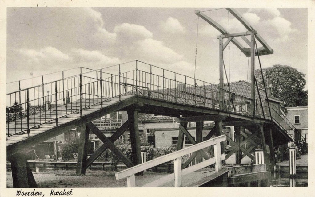 Bruggen — Woerden
