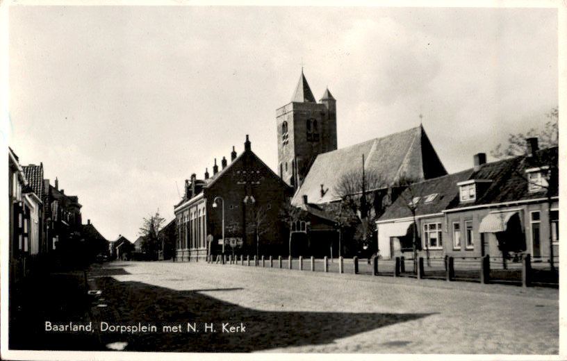 Dorpsplein — Baarland