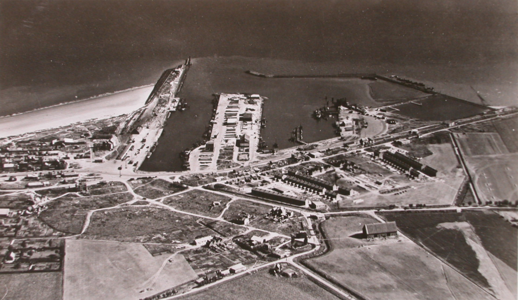 Luchtfoto Breskens — Breskens