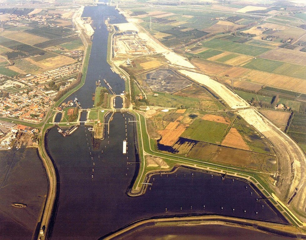 Luchtfoto's — Hansweert