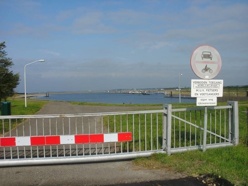 Bergsediepsluis — Tholen