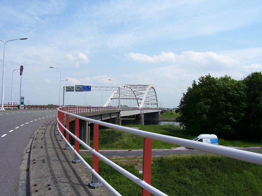 Bruggen — Tholen
