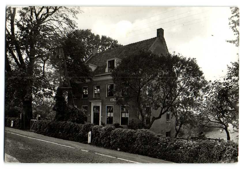 Jeugdherberg De Pinksterblom — Arkel