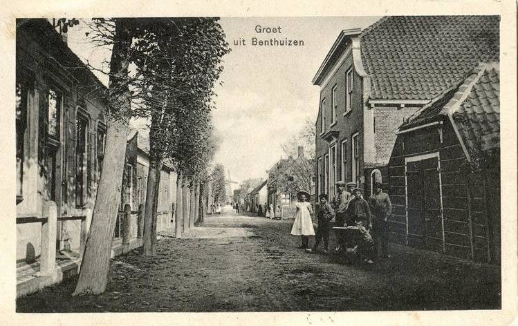 Dorpsstraat — Benthuizen