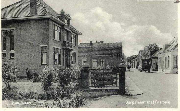 Dorpsstraat — Benthuizen