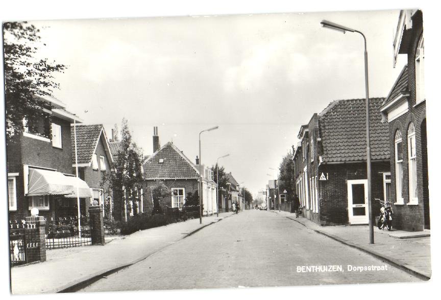 Dorpsstraat — Benthuizen