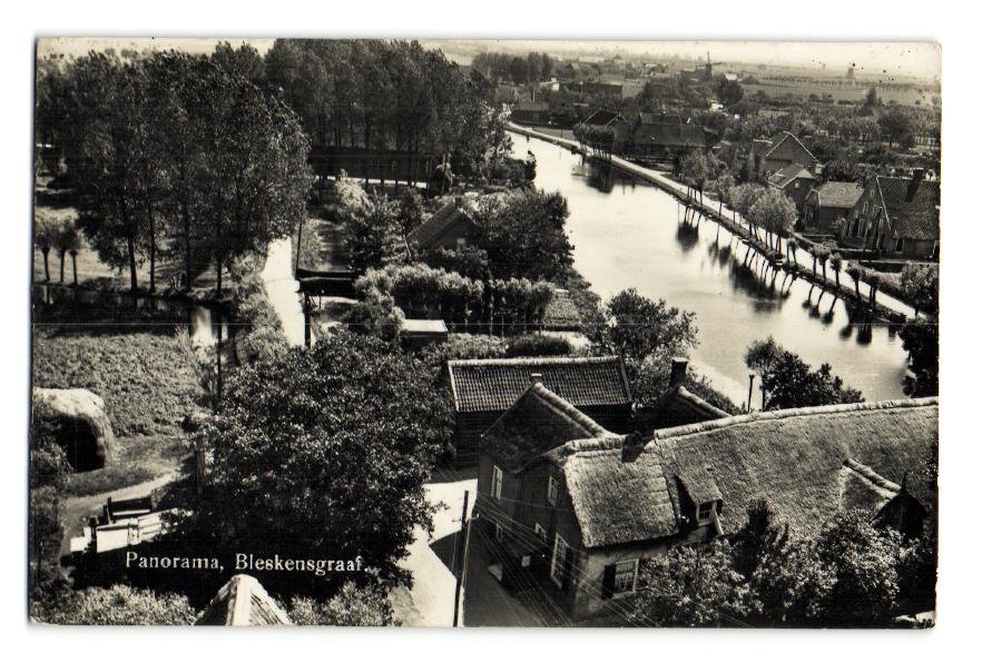 Luchtfoto's — Bleskensgraaf