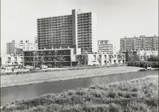 Aart van de Leeuwlaan — Delft