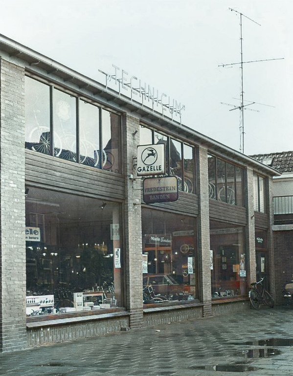 Dorpsstraat — Giessenburg