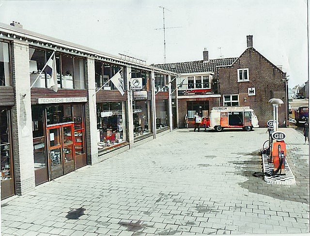 Dorpsstraat — Giessenburg