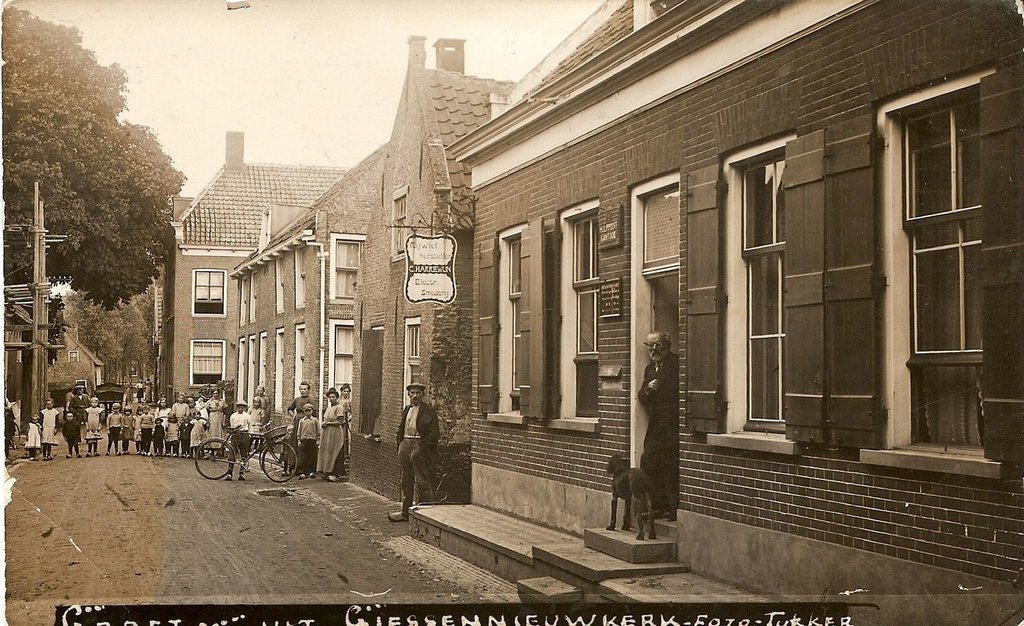 Dorpsstraat — Giessenburg