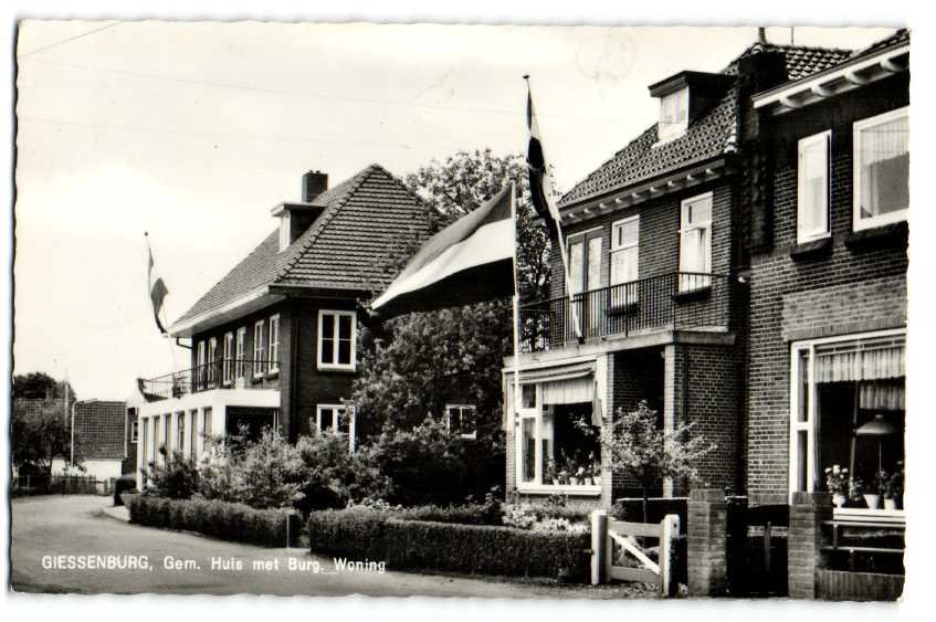 Gemeentehuis — Giessenburg