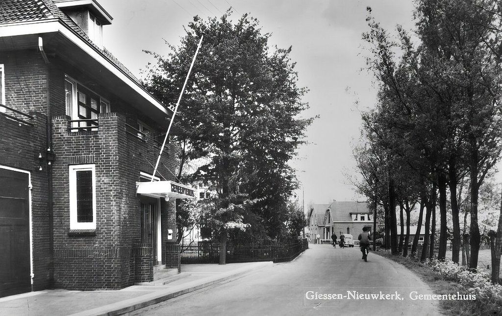 Gemeentehuis — Giessenburg