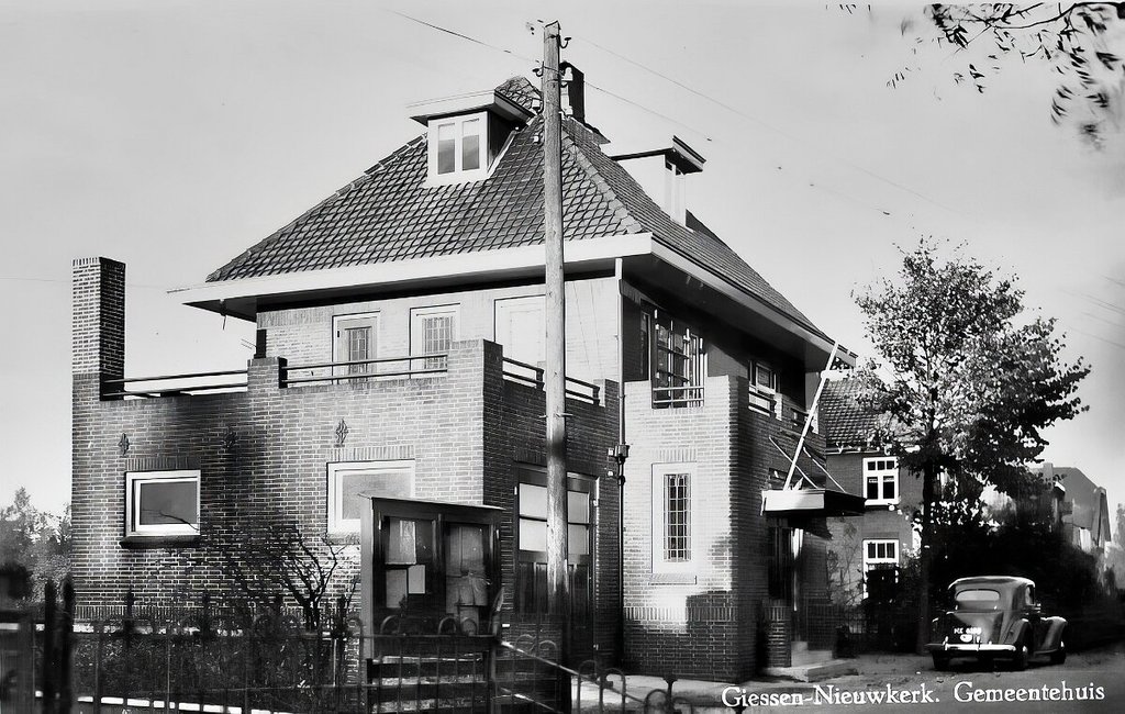 Gemeentehuis — Giessenburg
