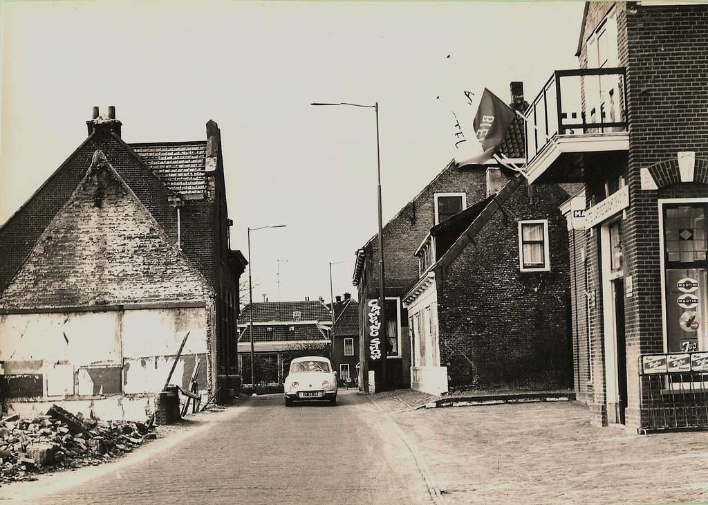 Dorpsstraat — Hellevoetsluis