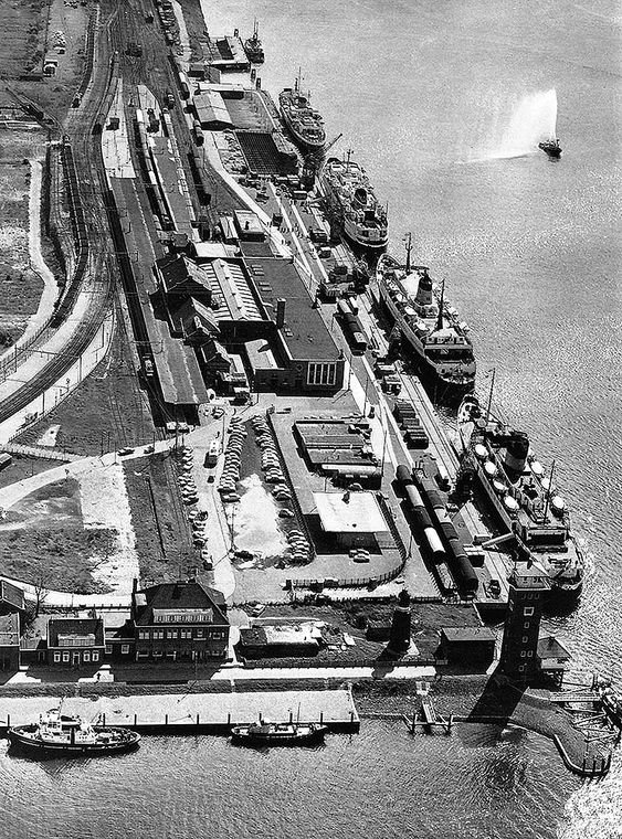 Luchtfoto's — Hoek van Holland