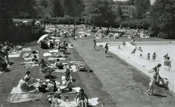 Zwembad — Leidschendam
