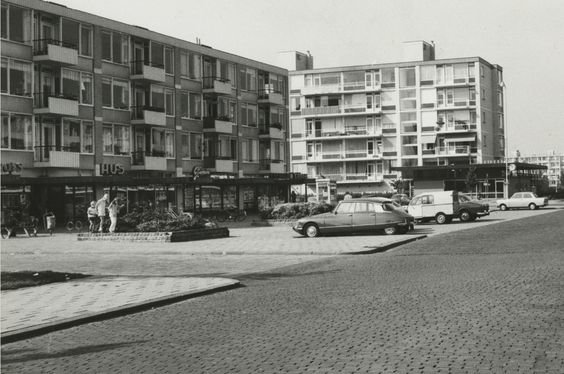 Burg. Sweensplein — Leidschendam