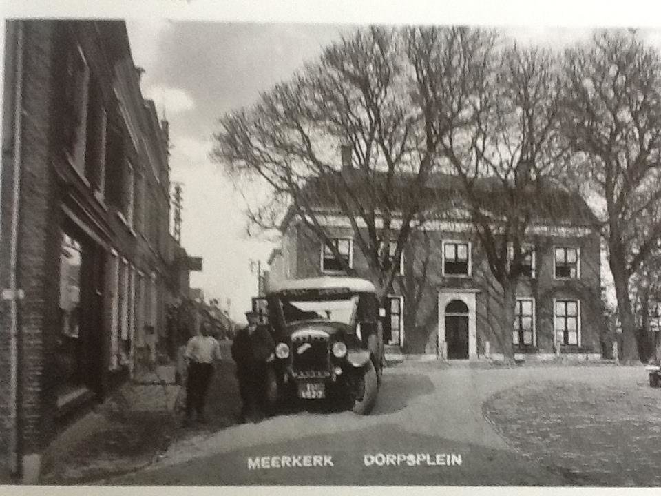 Dorpsplein — Meerkerk