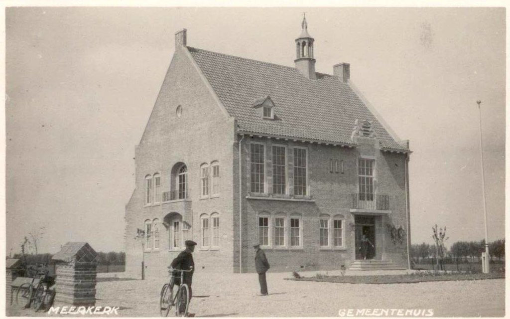 Gemeentehuis — Meerkerk