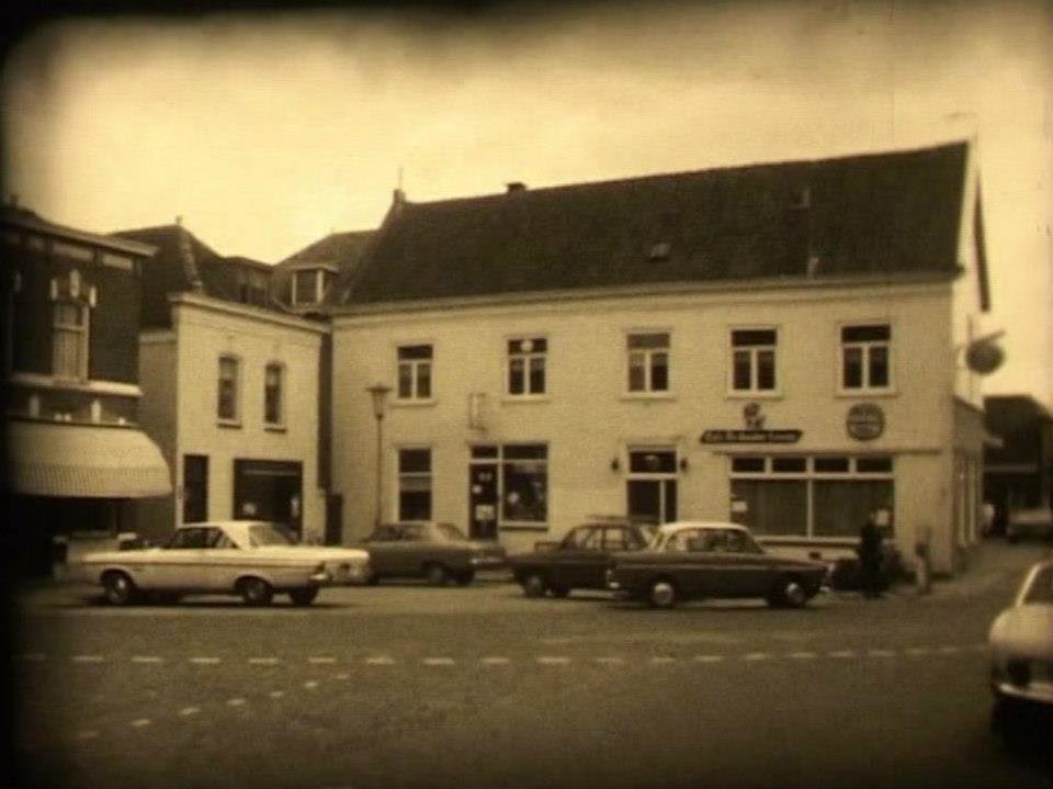 Dorpsplein — Meerkerk