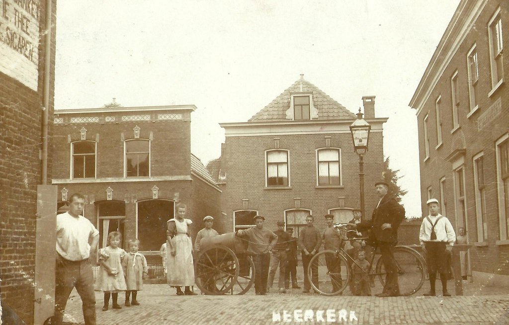 Dorpsplein — Meerkerk
