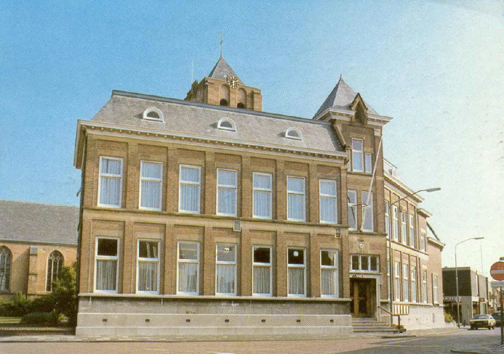 Gemeentehuis — Monster