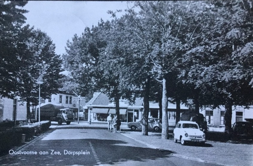 Dorpsplein — Oostvoorne