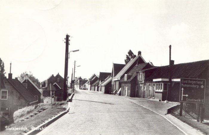Sluisjesdijk — Piershil
