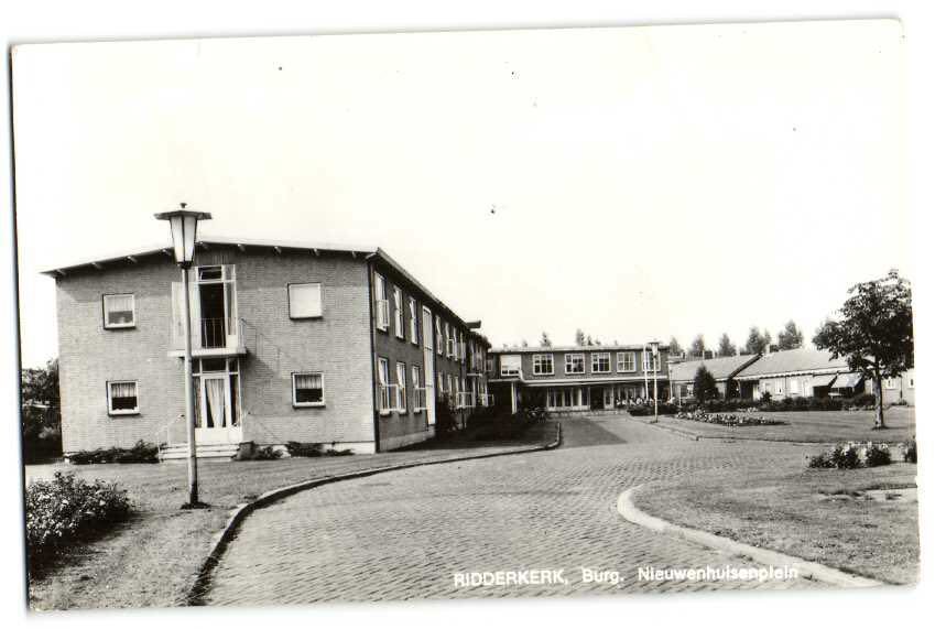 Burg. Nieuwenhuisenplein — Ridderkerk
