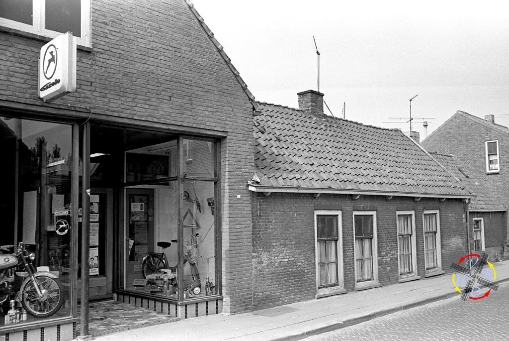 Emmastraat — Rozenburg