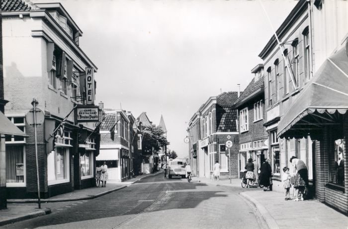 Hoofdstraat — Sassenheim