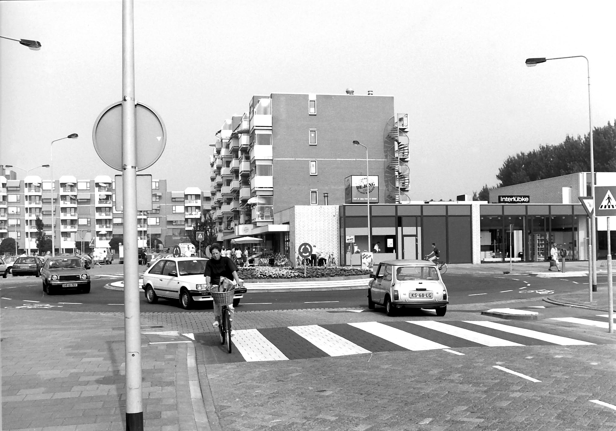 Gerestaureerd zwart-wit van de rotonde aan de Veerweg in Papendrecht